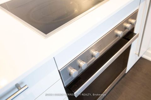 Photo 11 at 1201 - 199 Richmond Street W, Waterfront Communities C1, Toronto