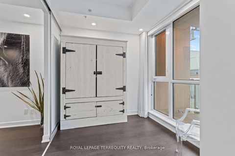 Photo 13 at 1201 - 199 Richmond Street W, Waterfront Communities C1, Toronto