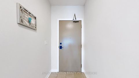 Photo 5 at 2115 - 18 Holmes Avenue, Willowdale East, Toronto
