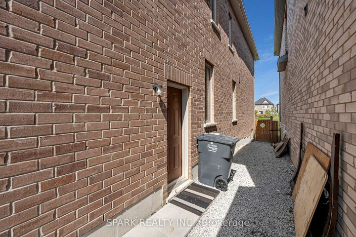 Photo 22 at 5 Boathouse Road, Northwest Brampton, Brampton