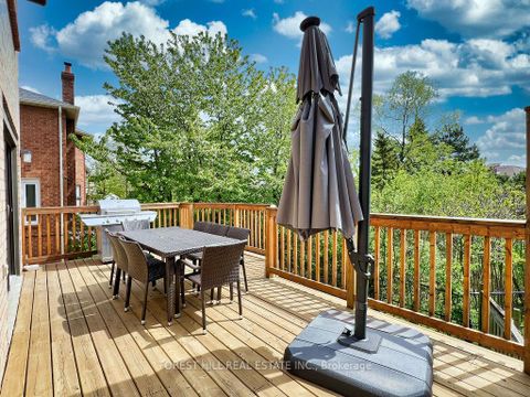 Photo 2 at 211 Franklin Avenue, Yorkhill, Vaughan