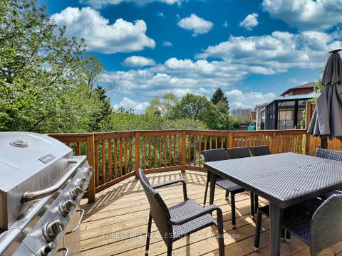 Photo 3 at 211 Franklin Avenue, Yorkhill, Vaughan