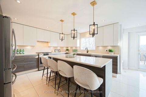 Photo 6 at 211 Franklin Avenue, Yorkhill, Vaughan