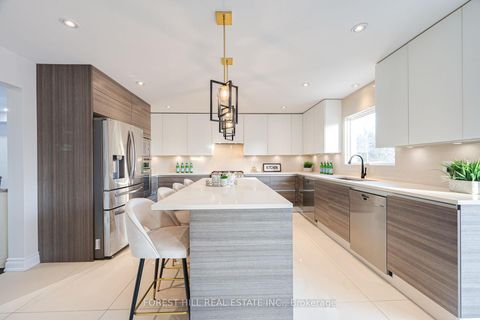 Photo 10 at 211 Franklin Avenue, Yorkhill, Vaughan