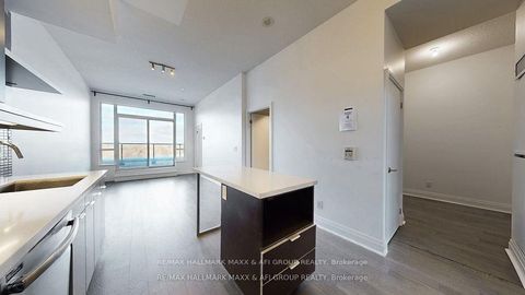 Photo 11 at 617 - 399 Spring Garden Avenue, Willowdale East, Toronto