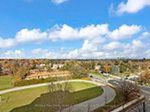 Photo 24 at 617 - 399 Spring Garden Avenue, Willowdale East, Toronto