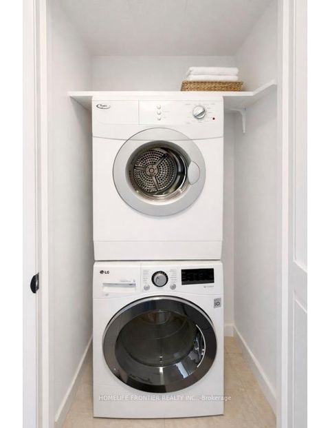 Photo 18 at 509 - 20 North Park Road, Beverley Glen, Vaughan