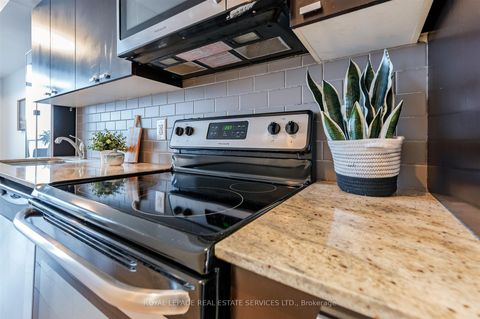 Photo 2 at 2012 - 105 The Queensway Avenue, Swansea, Toronto