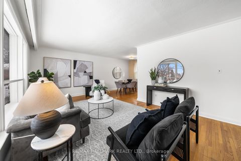 Photo 4 at 211 Newton Drive, Newtonbrook East, Toronto