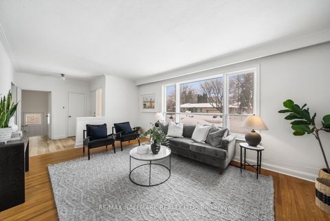 Photo 7 at 211 Newton Drive, Newtonbrook East, Toronto