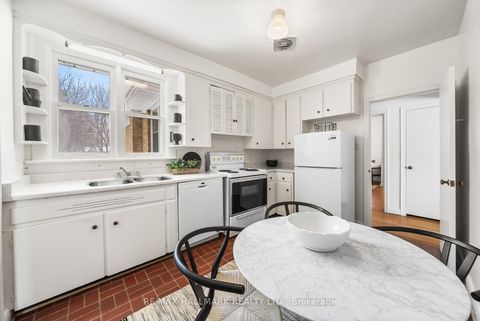 Photo 12 at 211 Newton Drive, Newtonbrook East, Toronto