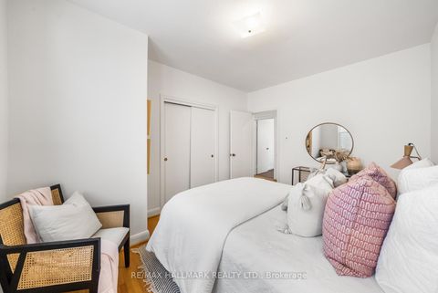 Photo 20 at 211 Newton Drive, Newtonbrook East, Toronto