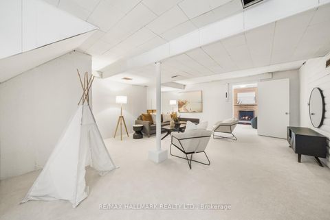 Photo 23 at 211 Newton Drive, Newtonbrook East, Toronto