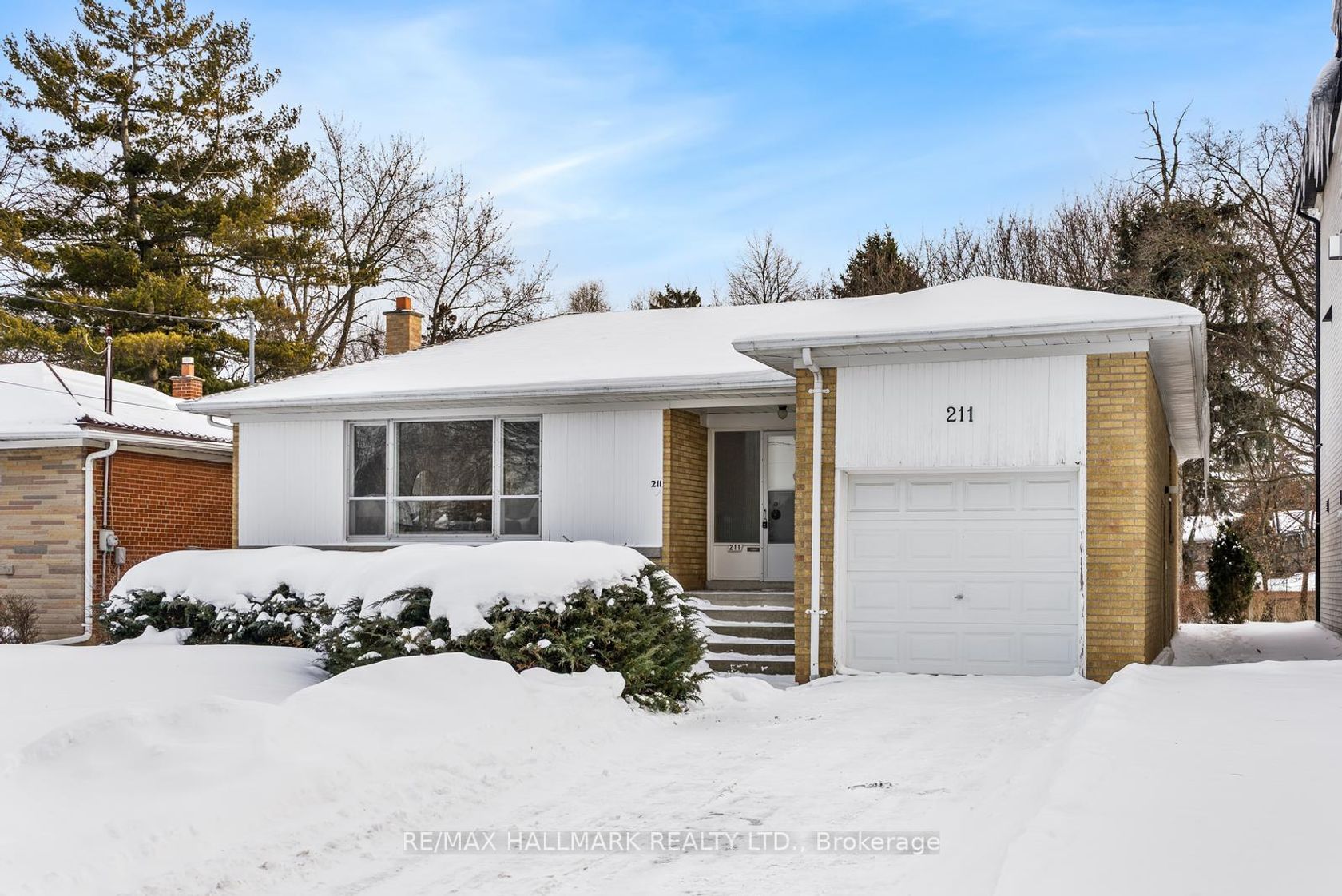 211 Newton Drive, Newtonbrook East, Toronto 