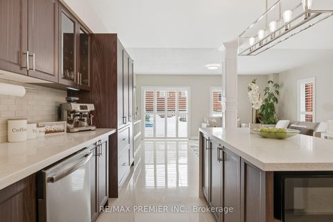 Photo 5 at 58 Martini Drive, Rouge Woods, Richmond Hill