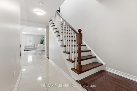 Photo 10 at 58 Martini Drive, Rouge Woods, Richmond Hill