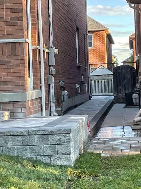 Photo 24 at 58 Martini Drive, Rouge Woods, Richmond Hill