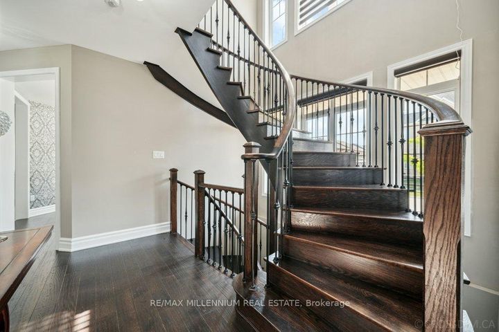 Photo 18 at 51 Kincardine Street, Kleinburg, Vaughan