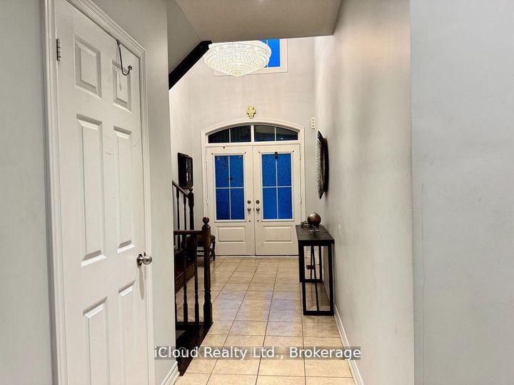 Photo 3 at 27 Tysonville Circle, Northwest Brampton, Brampton