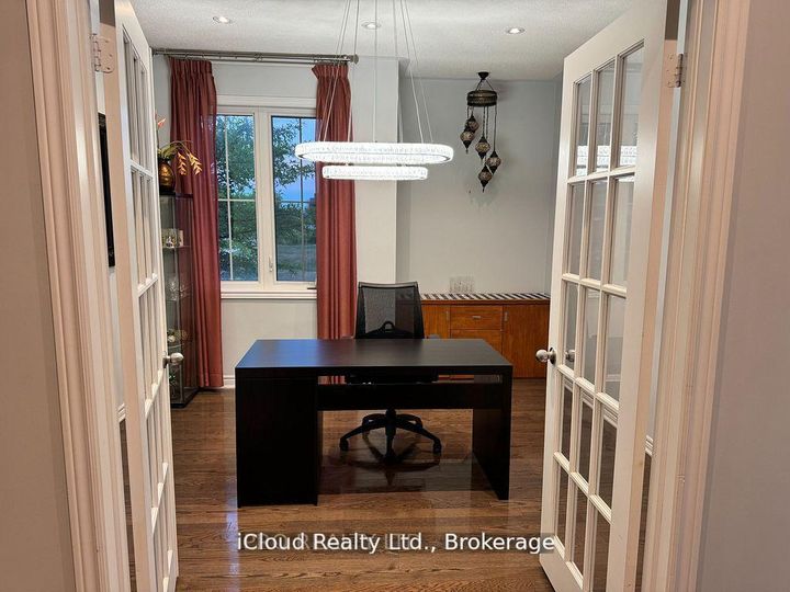 Photo 10 at 27 Tysonville Circle, Northwest Brampton, Brampton