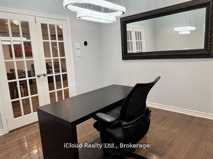 Photo 12 at 27 Tysonville Circle, Northwest Brampton, Brampton