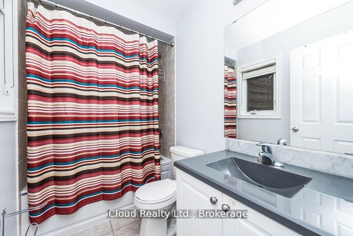 Photo 29 at 27 Tysonville Circle, Northwest Brampton, Brampton