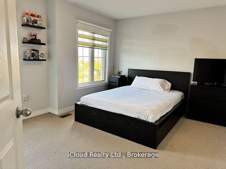 Photo 30 at 27 Tysonville Circle, Northwest Brampton, Brampton