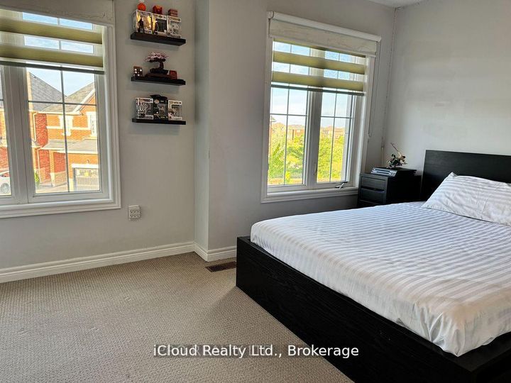 Photo 31 at 27 Tysonville Circle, Northwest Brampton, Brampton