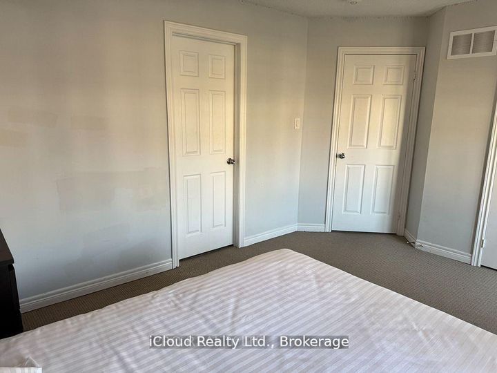 Photo 32 at 27 Tysonville Circle, Northwest Brampton, Brampton