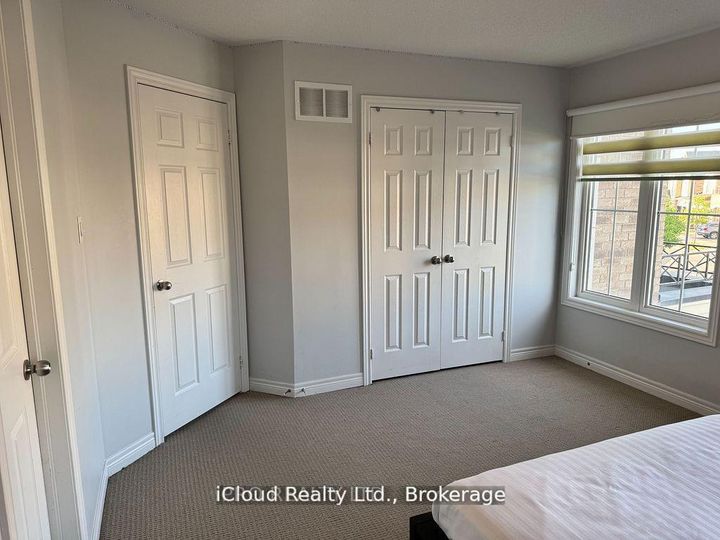 Photo 33 at 27 Tysonville Circle, Northwest Brampton, Brampton