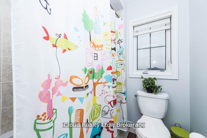 Photo 35 at 27 Tysonville Circle, Northwest Brampton, Brampton