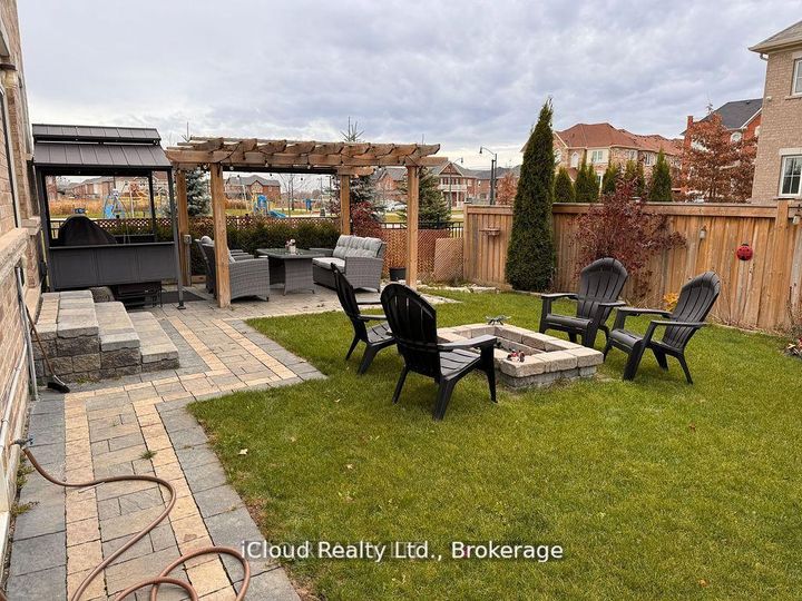 Photo 43 at 27 Tysonville Circle, Northwest Brampton, Brampton