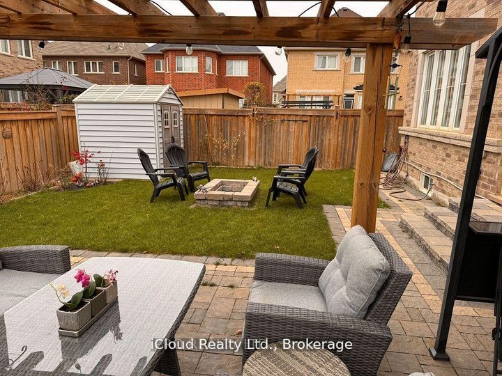 Photo 48 at 27 Tysonville Circle, Northwest Brampton, Brampton