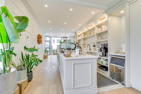 Photo 6 at 569 Crawford Street, Little Italy, Toronto