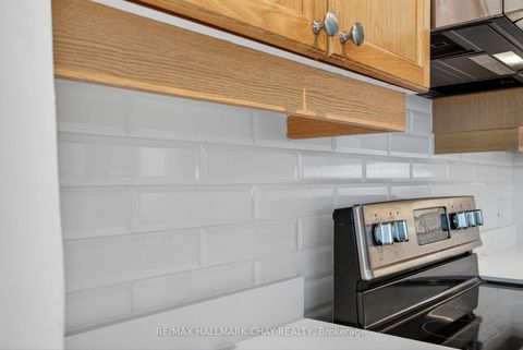 Photo 9 at 1205 - 2 Toronto Street, City Centre, Barrie