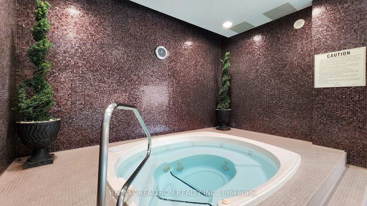 Photo 13 at 1606 - 18 Kenaston Gardens, Bayview Village, Toronto