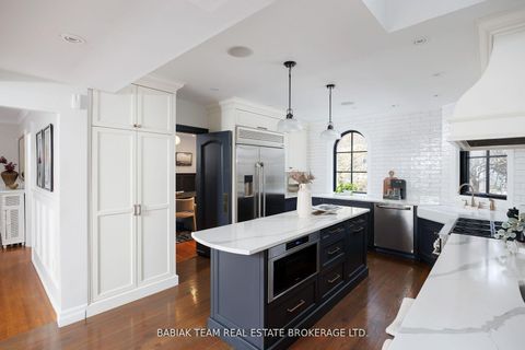 Photo 8 at 35 Baby Point Crescent, Lambton Baby Point, Toronto