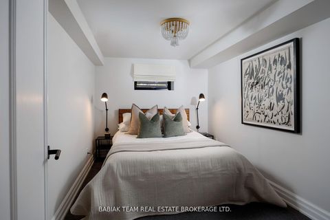 Photo 36 at 35 Baby Point Crescent, Lambton Baby Point, Toronto