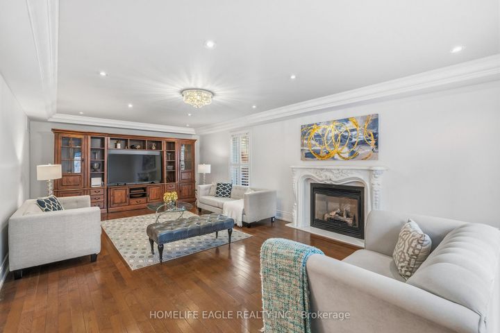 Photo 7 at 27 Dorwood Court, Islington Woods, Vaughan