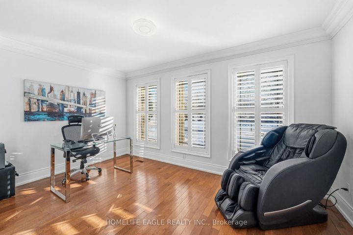 Photo 10 at 27 Dorwood Court, Islington Woods, Vaughan