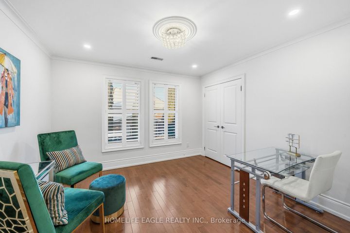 Photo 19 at 27 Dorwood Court, Islington Woods, Vaughan