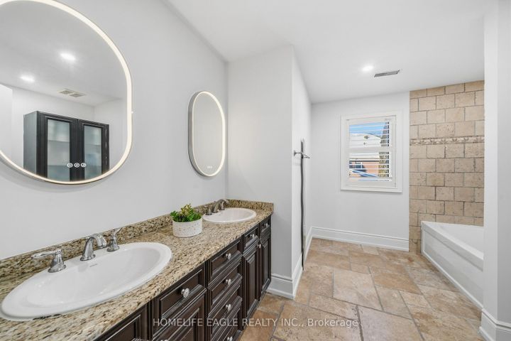 Photo 20 at 27 Dorwood Court, Islington Woods, Vaughan