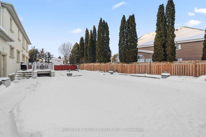 Photo 28 at 27 Dorwood Court, Islington Woods, Vaughan