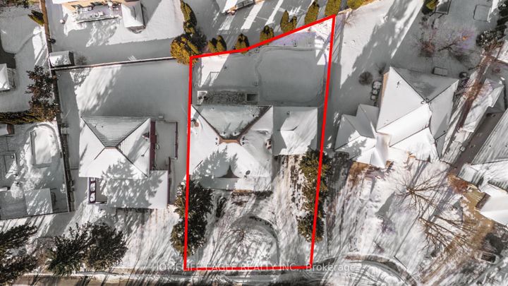 Photo 29 at 27 Dorwood Court, Islington Woods, Vaughan