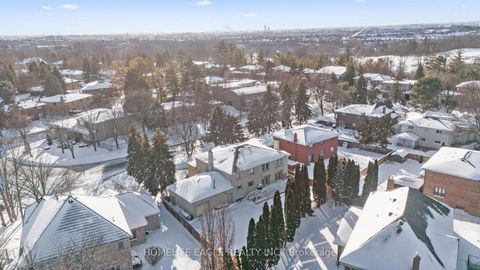 Photo 31 at 27 Dorwood Court, Islington Woods, Vaughan