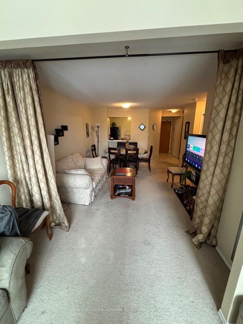 Photo 9 at 416 - 326 Major Mackenzie Drive E, Crosby, Richmond Hill