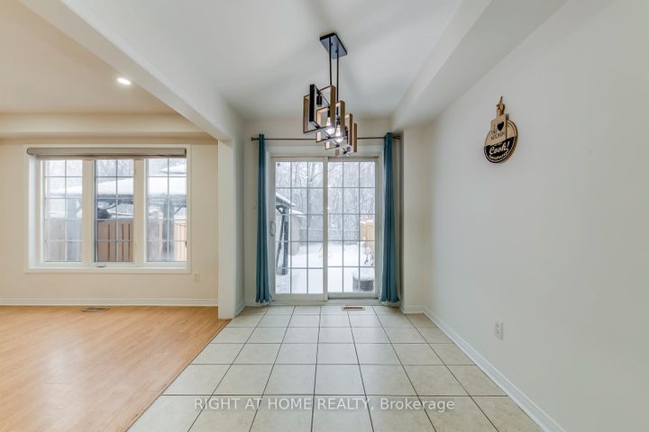 Photo 11 at 15 Eagle Trace Drive, Wellington, Brampton