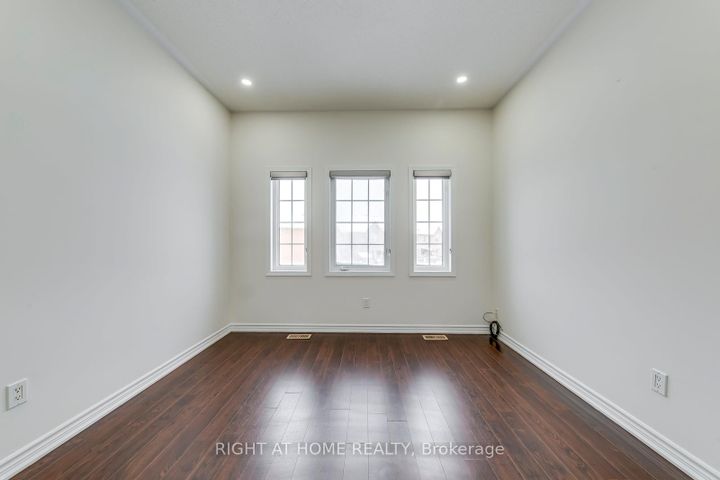 Photo 22 at 15 Eagle Trace Drive, Wellington, Brampton