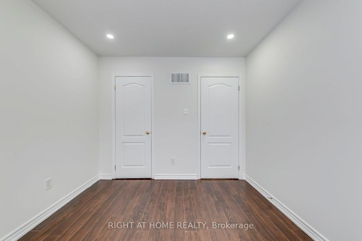 Photo 27 at 15 Eagle Trace Drive, Wellington, Brampton