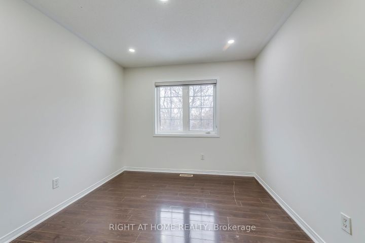 Photo 28 at 15 Eagle Trace Drive, Wellington, Brampton